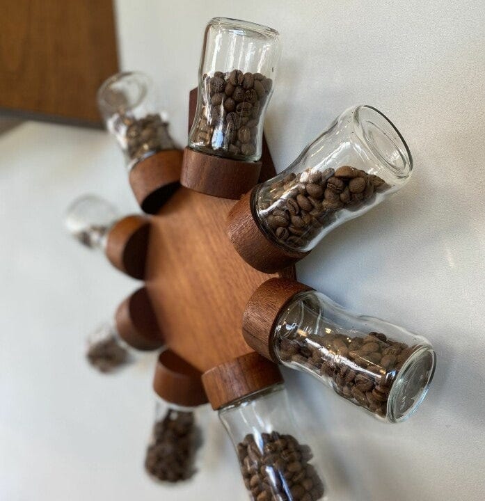 店内には、海×珈琲の融合したモチーフも