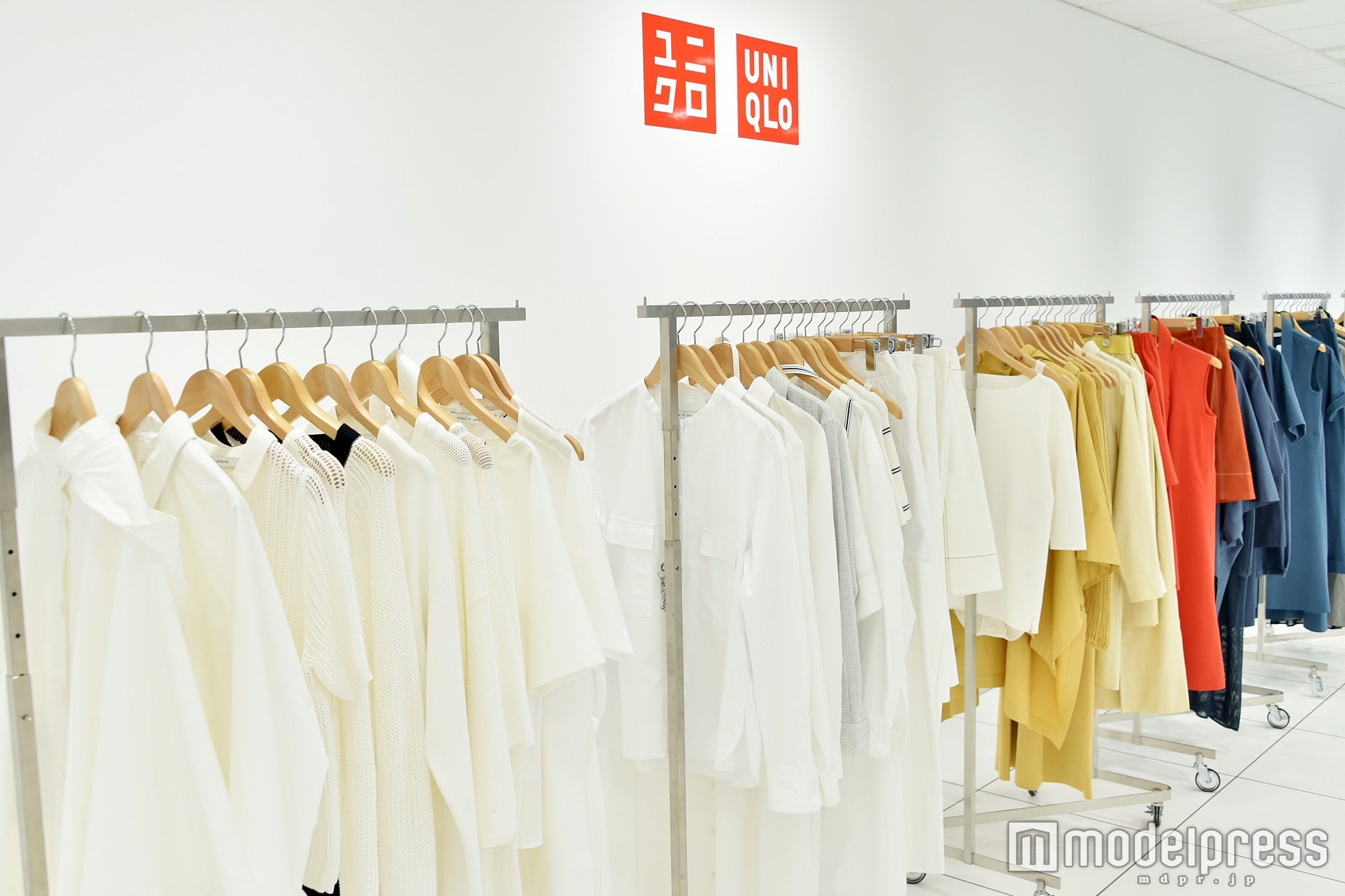 カラフルなアイテムが揃うウィメンズ（C）モデルプレス