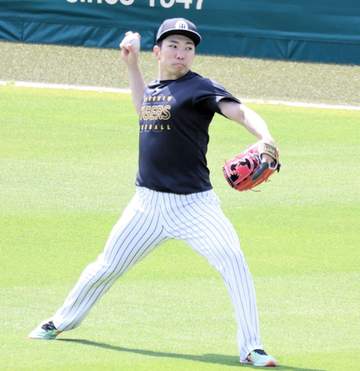 左アキレス腱断裂の阪神・石井大智 屋外でのキャッチボールを再開 力強く約40球、変化球も投じる