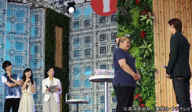 白石隼也(右)がドラマシーンを再現してファンへ告白!(C)高須賀由枝/集英社・フジテレビ