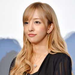 板野友美