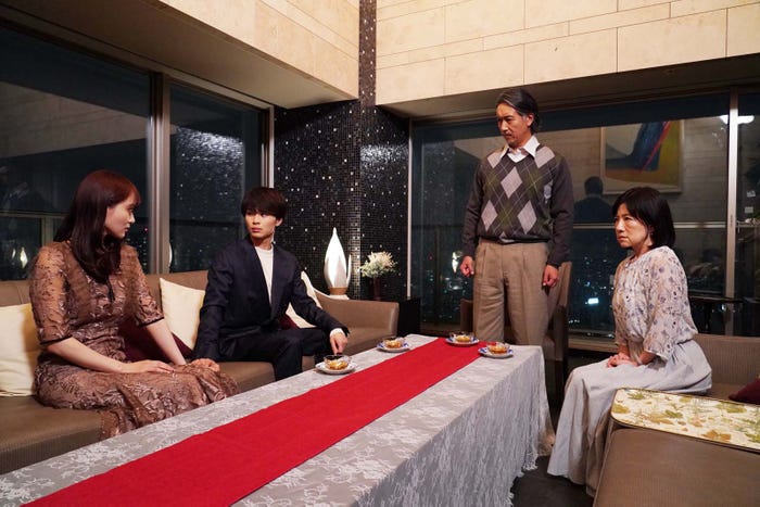 菅井友香、草川拓弥「ビジネス婚-好きになったら離婚します-」第3話より(C)「ビジネス婚」製作委員会・MBS