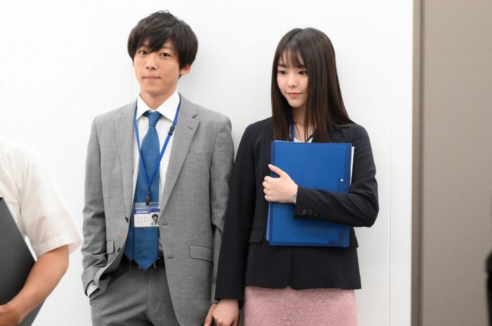高橋一生、唐田えりか/「凪のお暇」第6話より(C)TBS