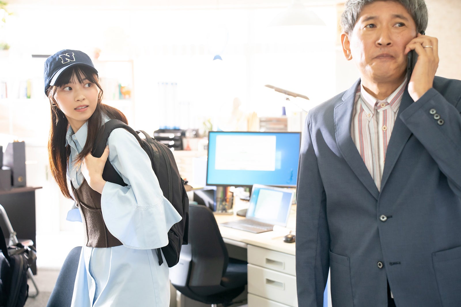 西野七瀬、長谷川朝晴「ポケットに冒険をつめこんで」第1話より（C）「ポケットに冒険をつめこんで」製作委員会