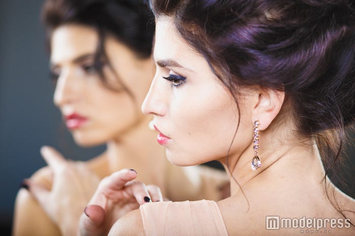 ブラシ塗りでファンデの達人を目指して(photo by cherry_d/Fotolia)