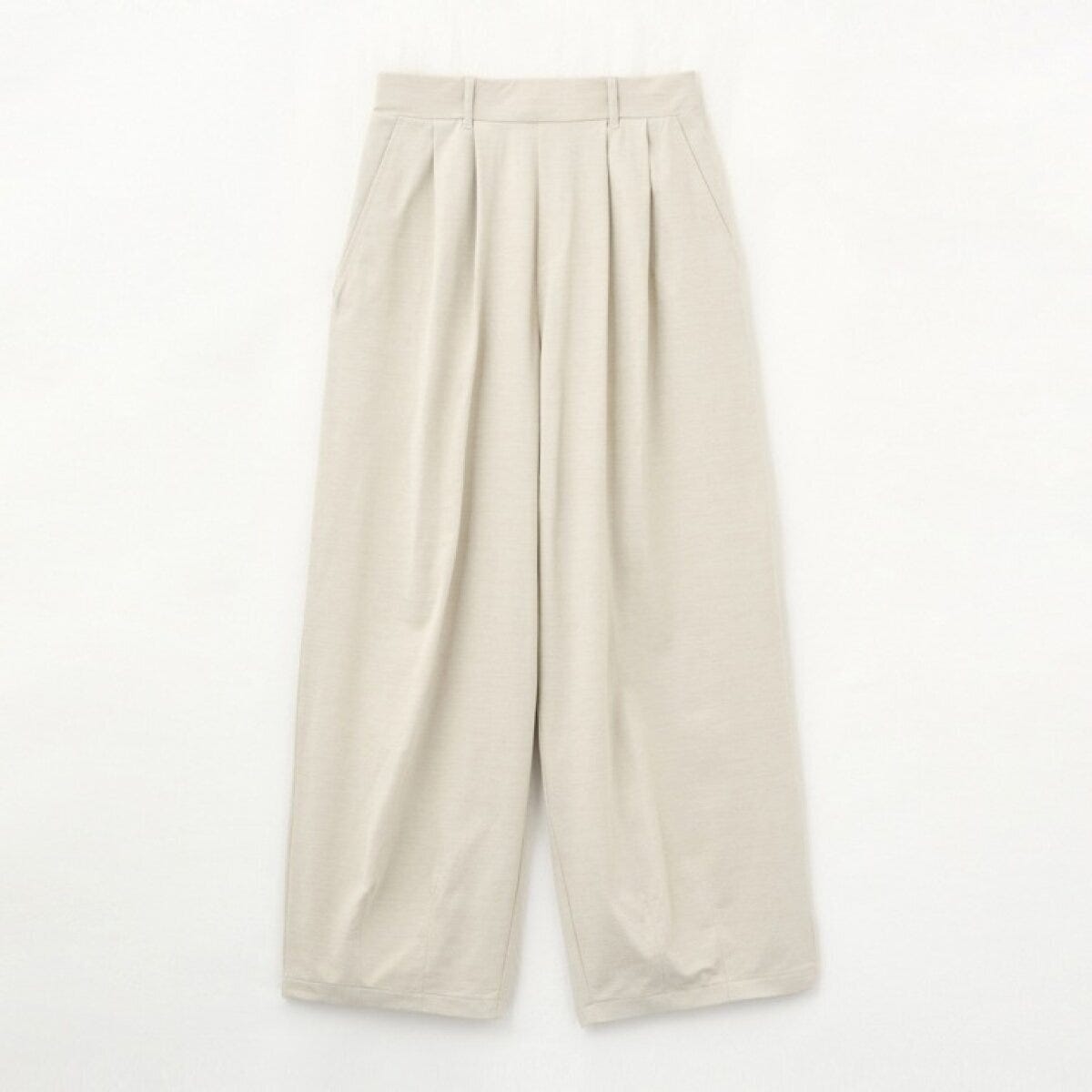 しまむらのコクーンパンツ（田中里奈）