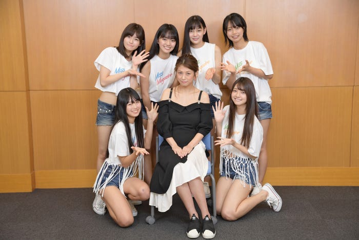 (前列左から)ぴーぴる、小阪有花、山口はのん(後列左から)桜田茉央、豊田ルナ、吉澤遥奈、夏目綾、 (C)渡辺充俊/ミスマガTV