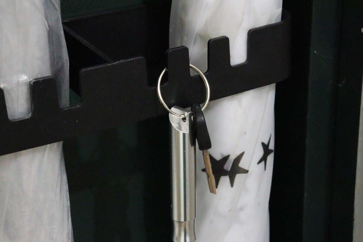 傘立て（4本、マグネットタイプ、黒）　フック