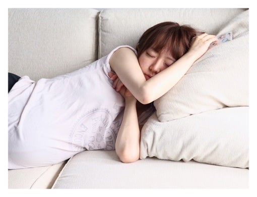 ふっくらお腹の紺野あさ美、キュートすぎる寝顔を“隠し撮り”される