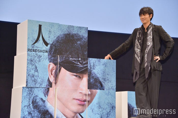 気がつかない綾野剛(C)モデルプレス