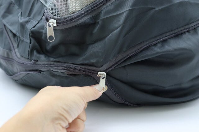 キャンドゥ　衣類圧縮バッグ　メッシュ　使用例　厚み　圧縮　仕組み