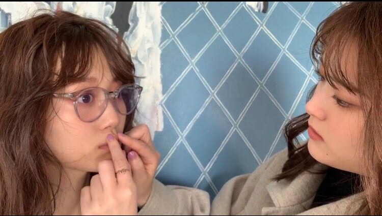 山下美月の唇は松村沙友理のキスでできている（提供写真）