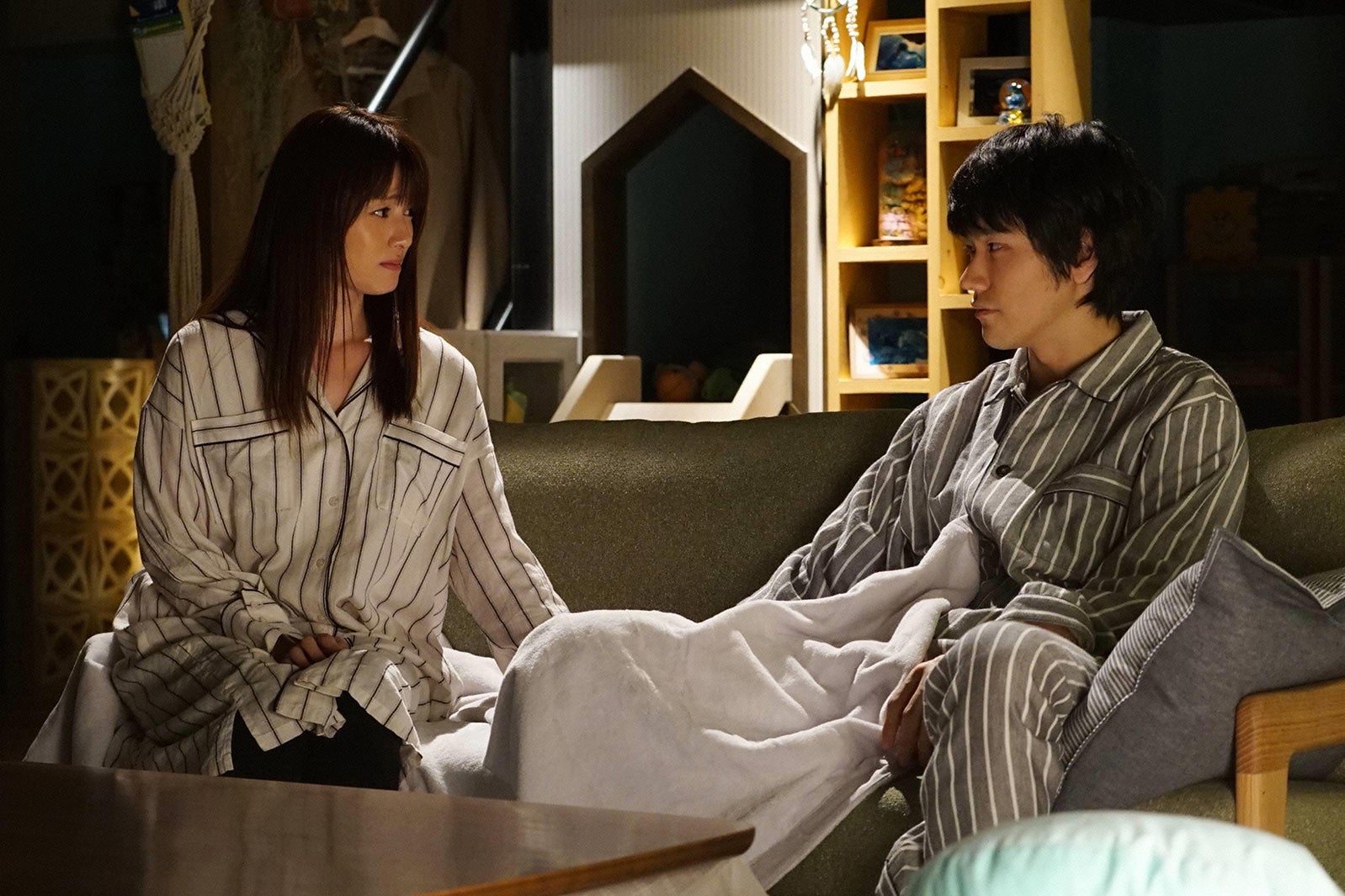 深田恭子、松山ケンイチ／「隣の家族は青く見える」第7話より（C）フジテレビ