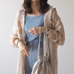 写真映えバツグン! ナチュラルなのにおしゃれな「上半身コーデ」はnatsumiさんをチェックすべし