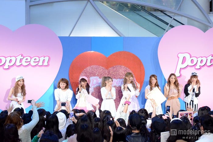 左から:舟山久美子、村田莉、椎名ひかり、今井彩矢佳、松岡里枝、西川瑞希、佐野友妃子、松本愛/「LaLa Popteen Land」のオープン記念イベントにて