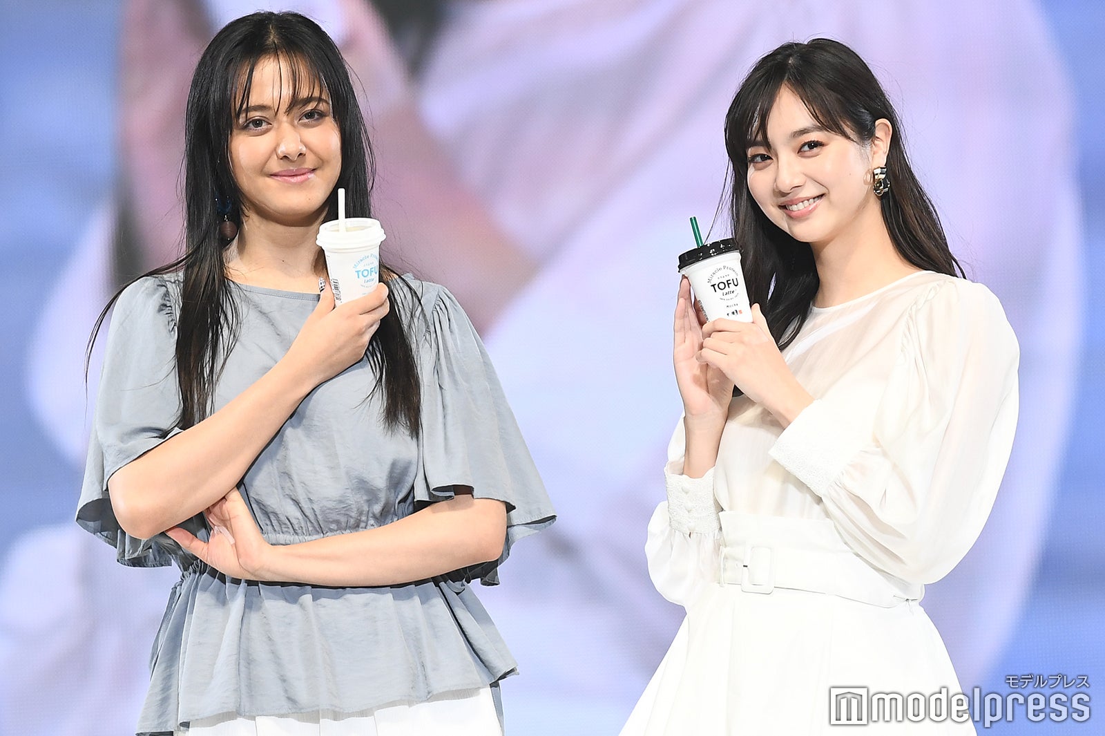 浦浜アリサ、新川優愛 （C）モデルプレス