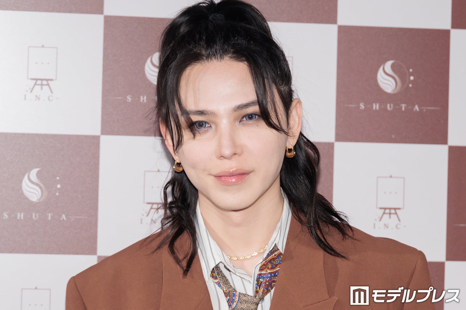 AAA末吉秀太、ソロ名義を「SHUTA.」に改名した理由「今さら変えるのも厨二病っぽくなっちゃうみたいな感じに」