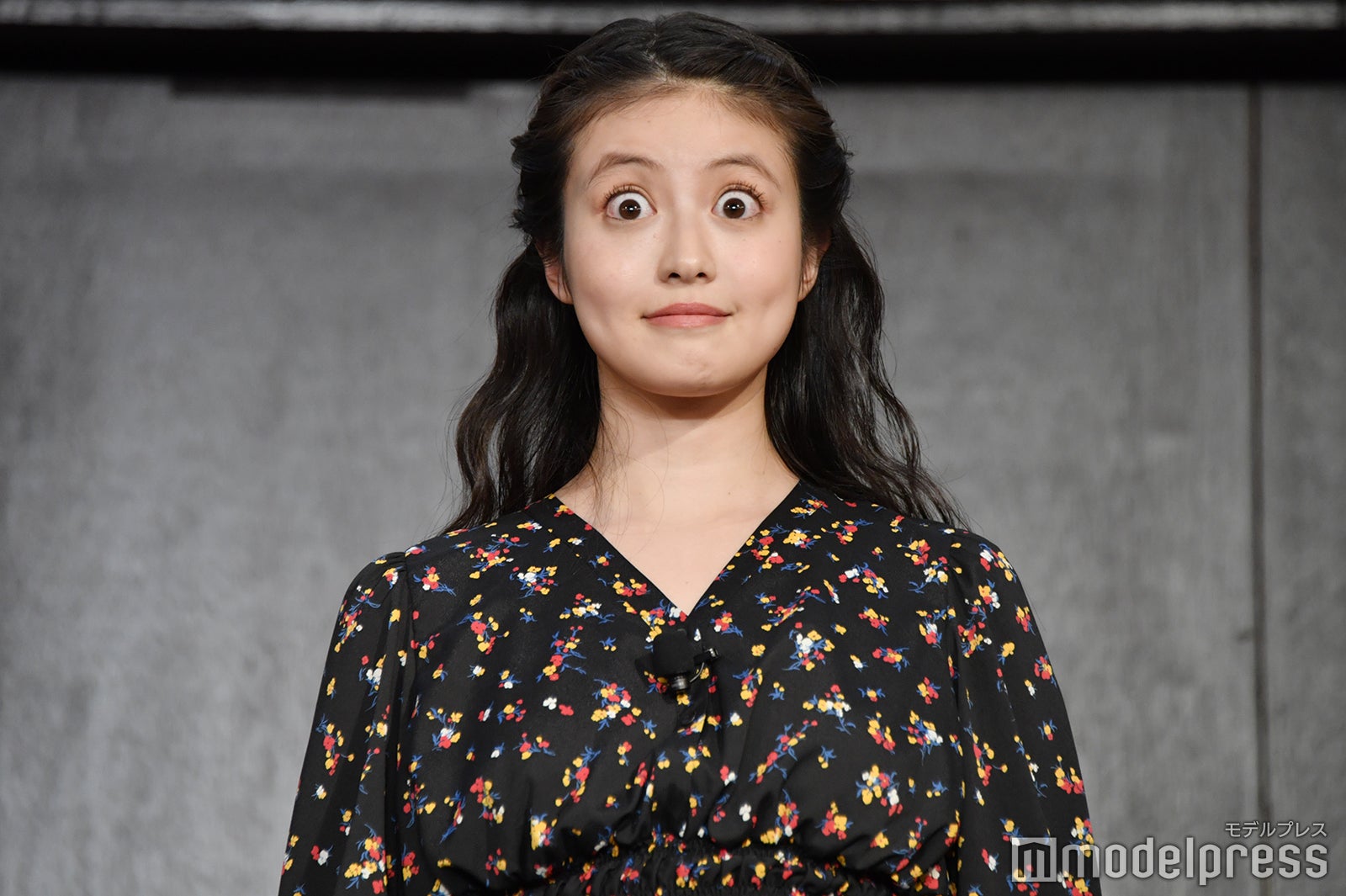 まぶたの可動域が大きいという特技を披露した今田美桜（C）モデルプレス