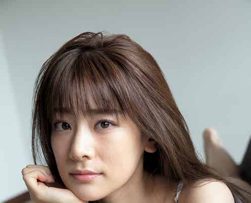 注目の“リケ美女”福岡みなみ、ふっくら美谷間に釘付け