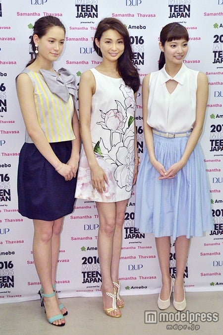 左より：トラウデン直美、押切もえ、新川優愛