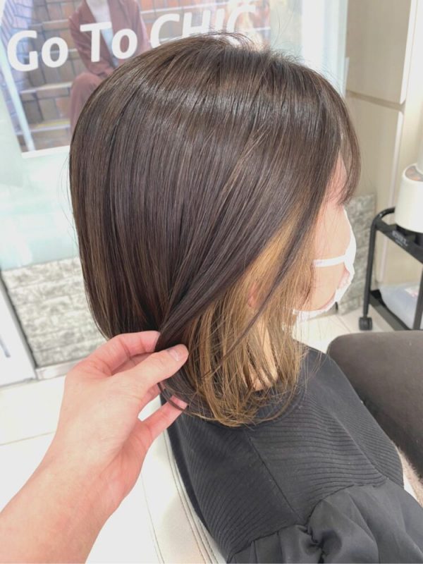 ベージュのインナーカラーで大人のお洒落を演出 垢抜けが叶う人気の組み合わせ方 モデルプレス