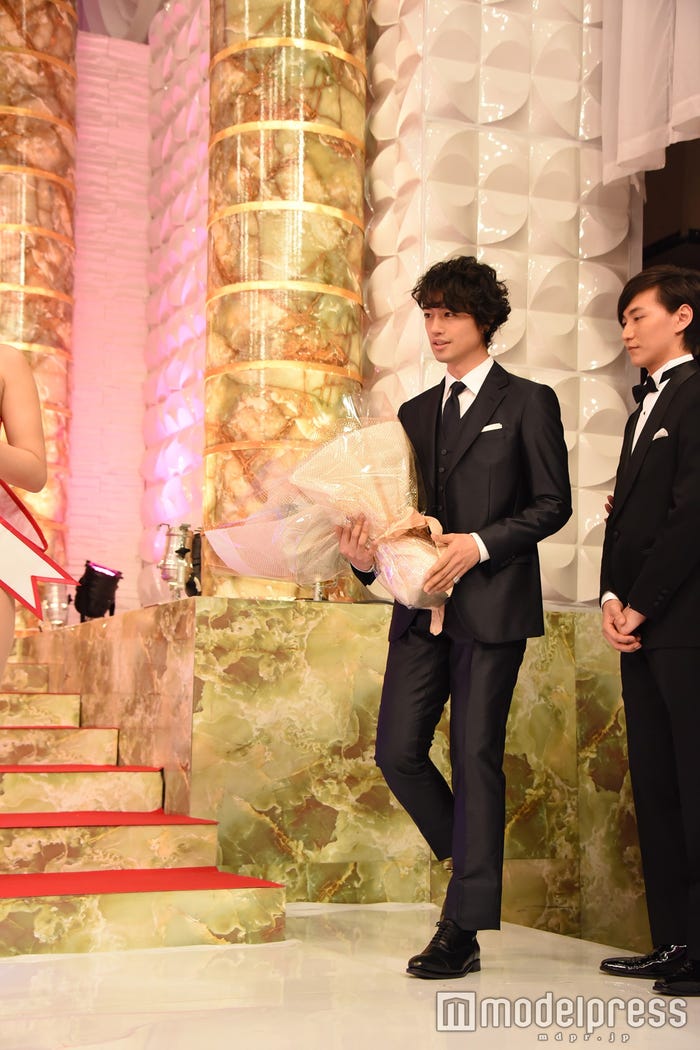 祝福に駆けつけた斎藤工(C)モデルプレス