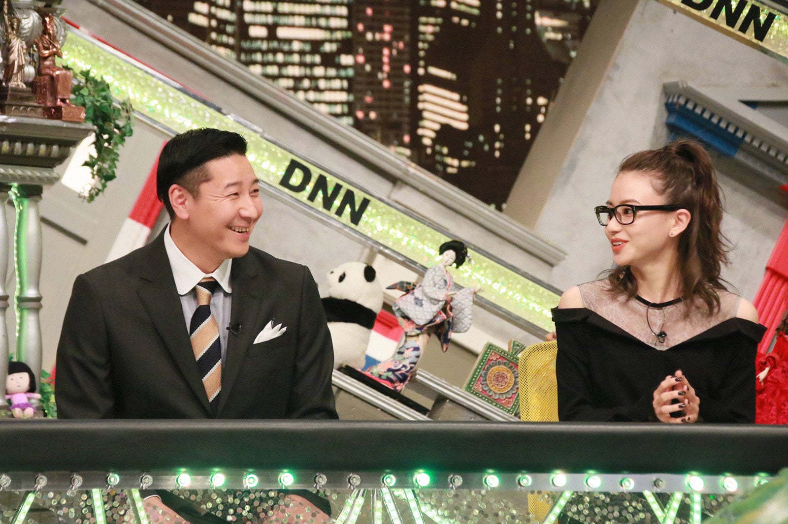 長田庄平、山本舞香（C）フジテレビ