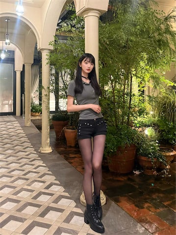 「なんて美しくて優雅」26歳美脚モデル、太ももが引き締まったショーパン姿を披露