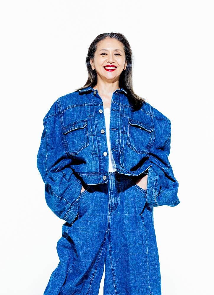 小泉今日子、アンコールビューイングより「バディ」沖縄ライブ映像初公開