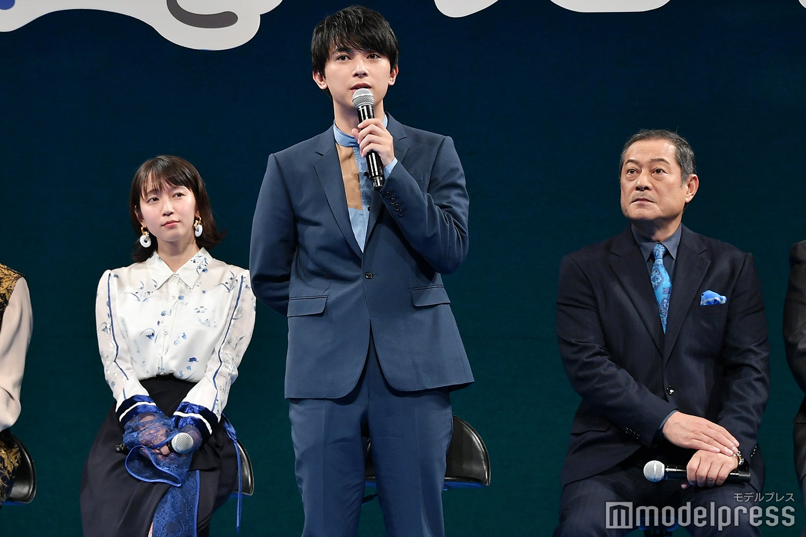 （左から）吉岡里帆、吉沢亮、松平健 （C）モデルプレス