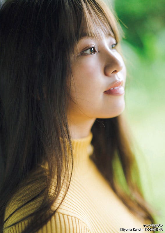 本郷柚巴/撮影:カノウリョウマ(C)講談社