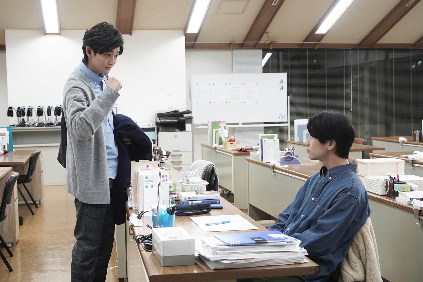 高橋文哉、前田旺志郎 「女神の教室～リーガル青春白書～」第6話より（C）フジテレビ