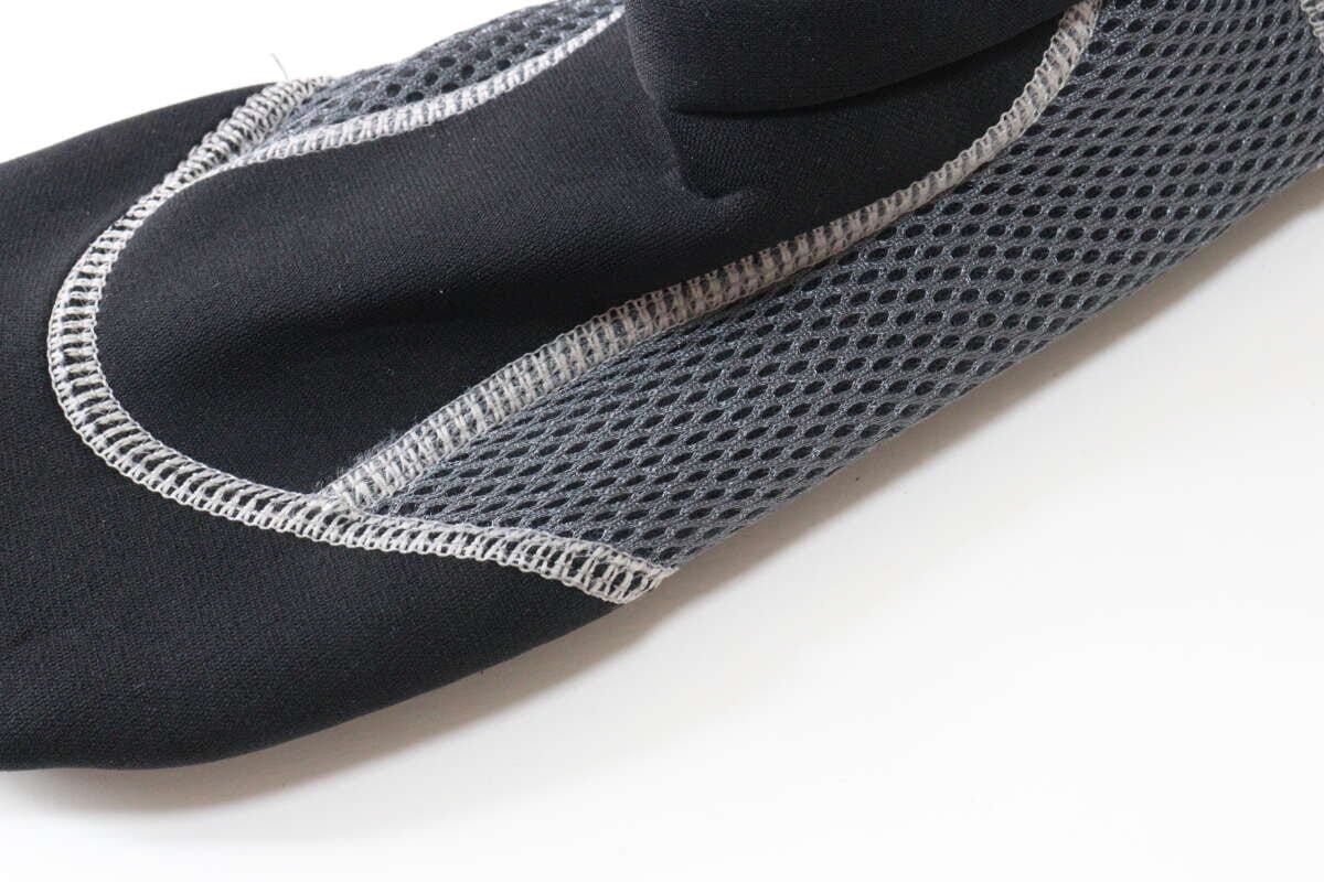 ダイソーのアクアシューズ（25cmー27cm）デザイン