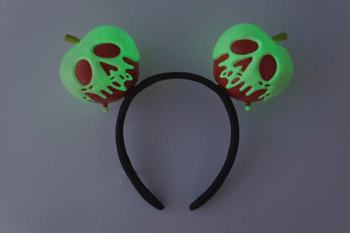 カチューシャ1,800円(東京ディズニーシー)/(C)Disney