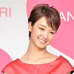 「たかの友梨ビューティクリニック」2013年新CM発表記者会見に出席した剛力彩芽