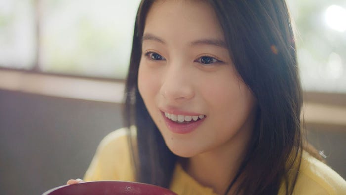 出口夏希/本編カット(提供写真)