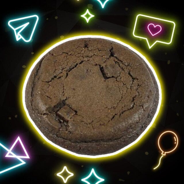 セブンイレブンのお店で焼いたブラッククッキー