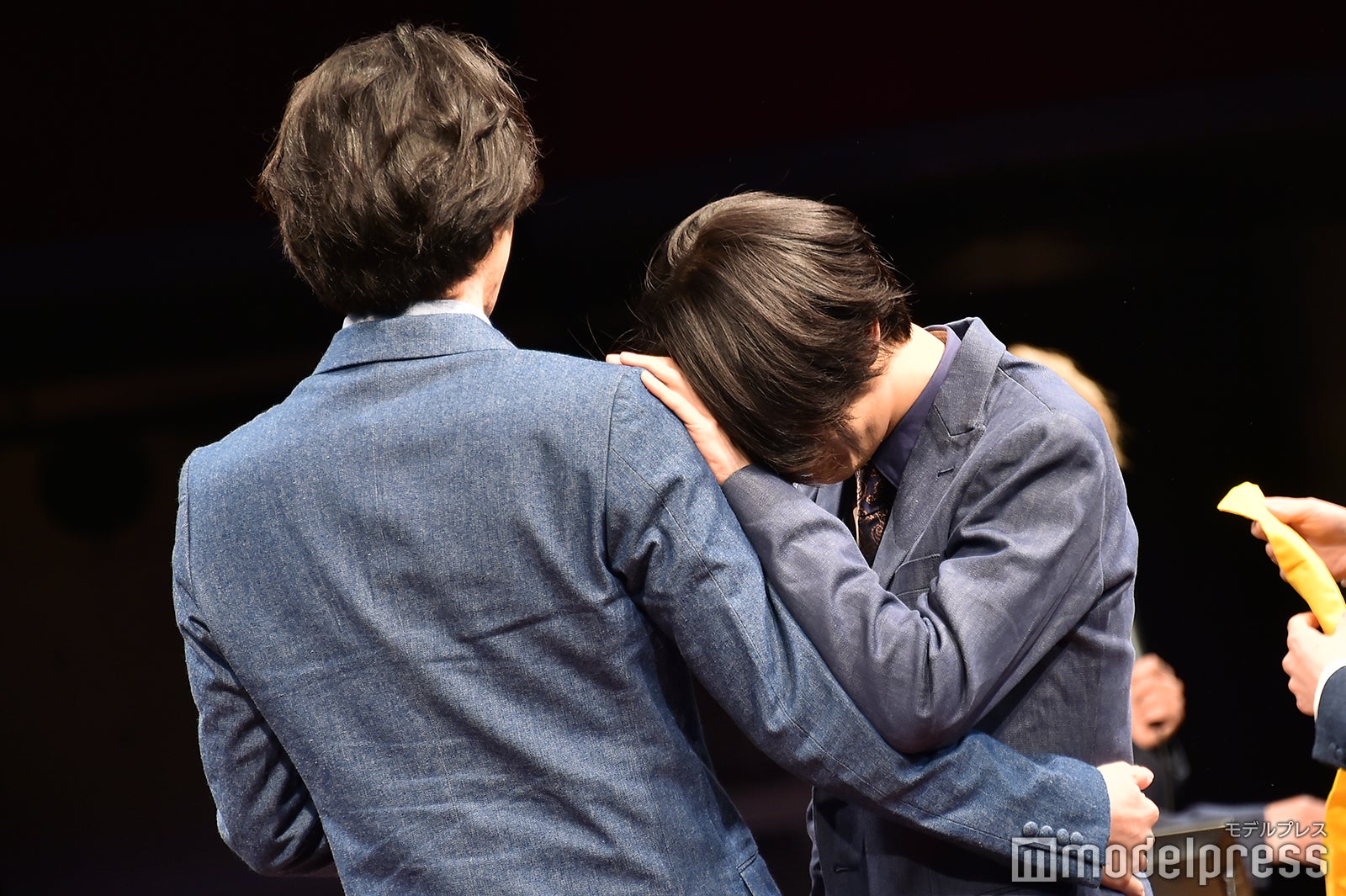 チーム決めくじ引きでふざける／男劇団 青山表参道X「ENDLESS REPEATERS —エンドレスリピーターズ—」DVD発売記念イベント （C）モデルプレス