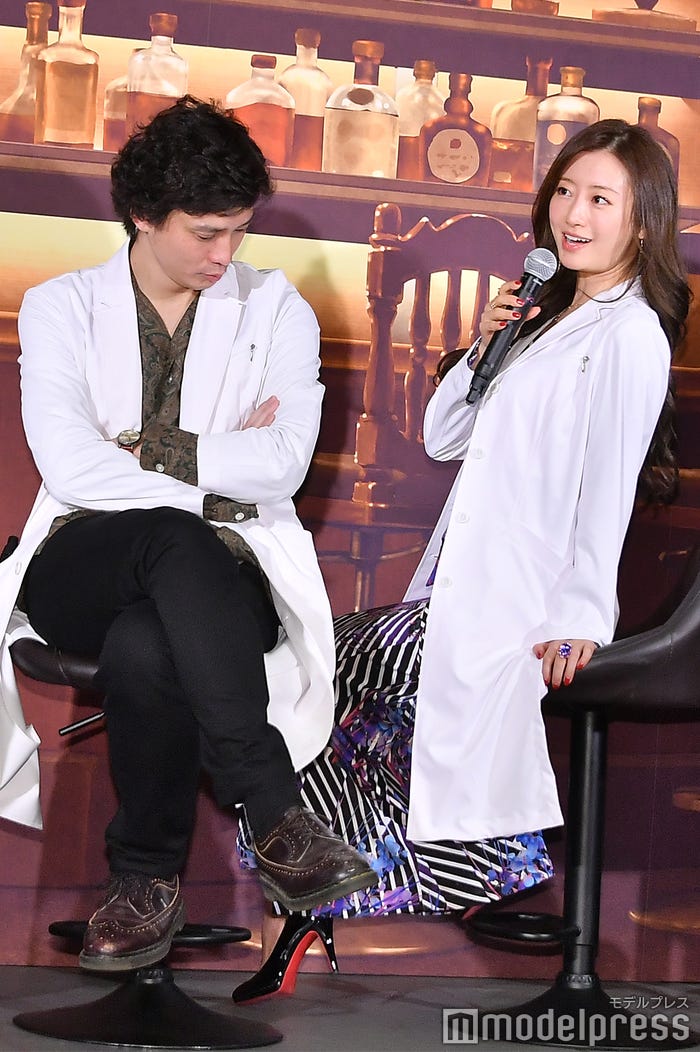 安藤政信、松本まりか/「神酒クリニックで乾杯を」(C)モデルプレス