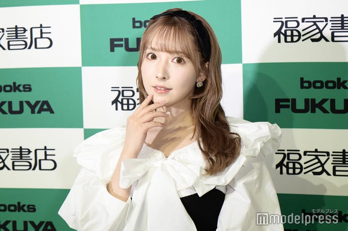 三上悠亜(C)モデルプレス