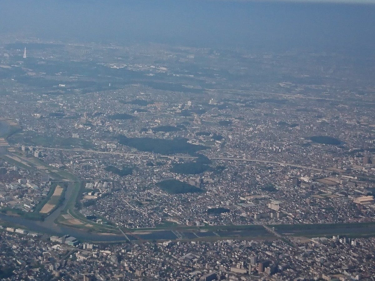 【大阪】古市古墳群<羽田から伊丹へ向かう飛行機の中から>(2018年7月撮影)