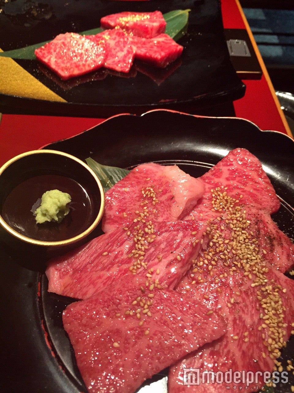 「綾小路」の美しいサシが入ったお肉