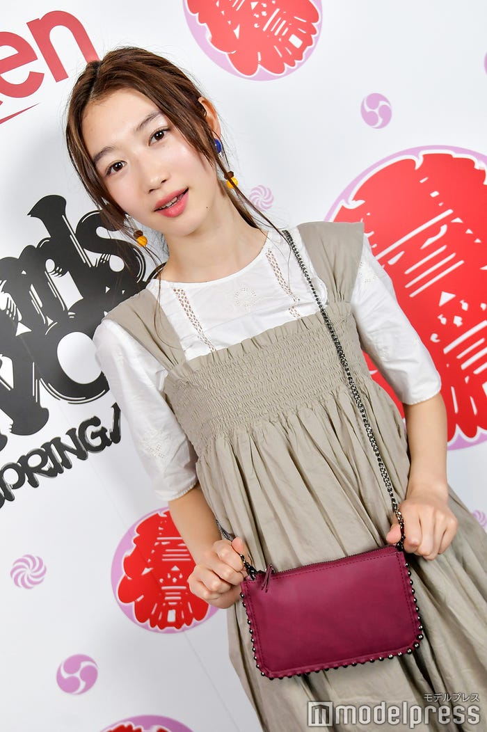 岡本夏美(C)モデルプレス