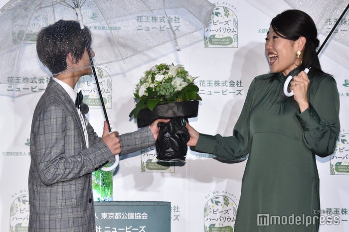 翔、横澤夏子の誕生日を祝う (C)モデルプレス
