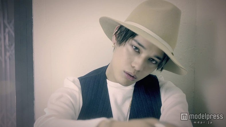 「XXX」Music Videoより／バトシン