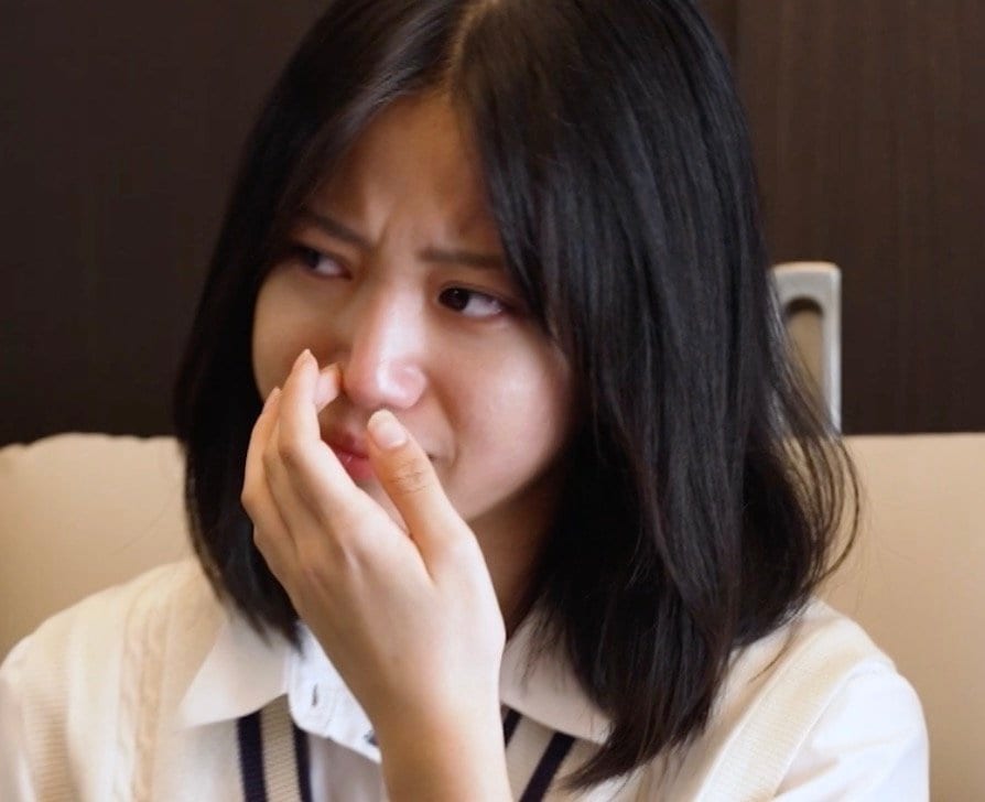 沖縄で長年アイドルを目指すも母が突然倒れ脳梗塞に…18歳美女「最初は全然言葉も…」涙で苦労を明かす