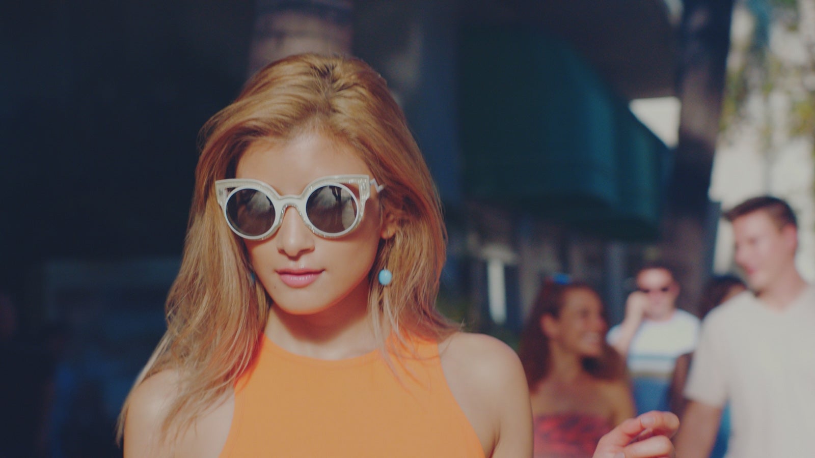 すみれ ローラ 魅力あふれる 神カット 連発 サーフィン ヨガに挑む モデルプレス すみれ ローラ 魅力あふれる 神カット 連発 サーフィン ヨガに挑む モデルプレス
