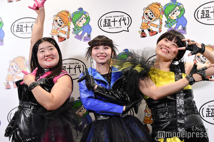 よしこ、川口ゆりな、まひる (C)モデルプレス