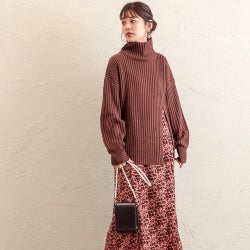 冬の花柄ワンピースはどう着こなす 大人おしゃれなお手本コーデをご紹介 モデルプレス 冬の花柄ワンピースはどう着こなす 大人おしゃれなお手本コーデをご紹介 モデルプレス