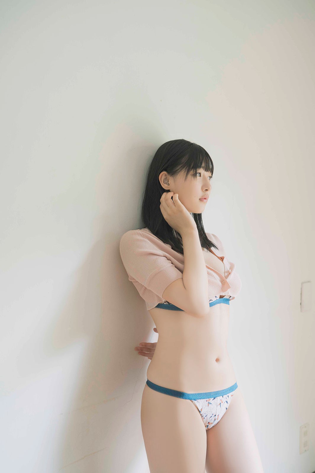 我妻ゆりか／撮影：カノウリョウマ「B.L.T.8月号」（東京ニュース通信社刊）